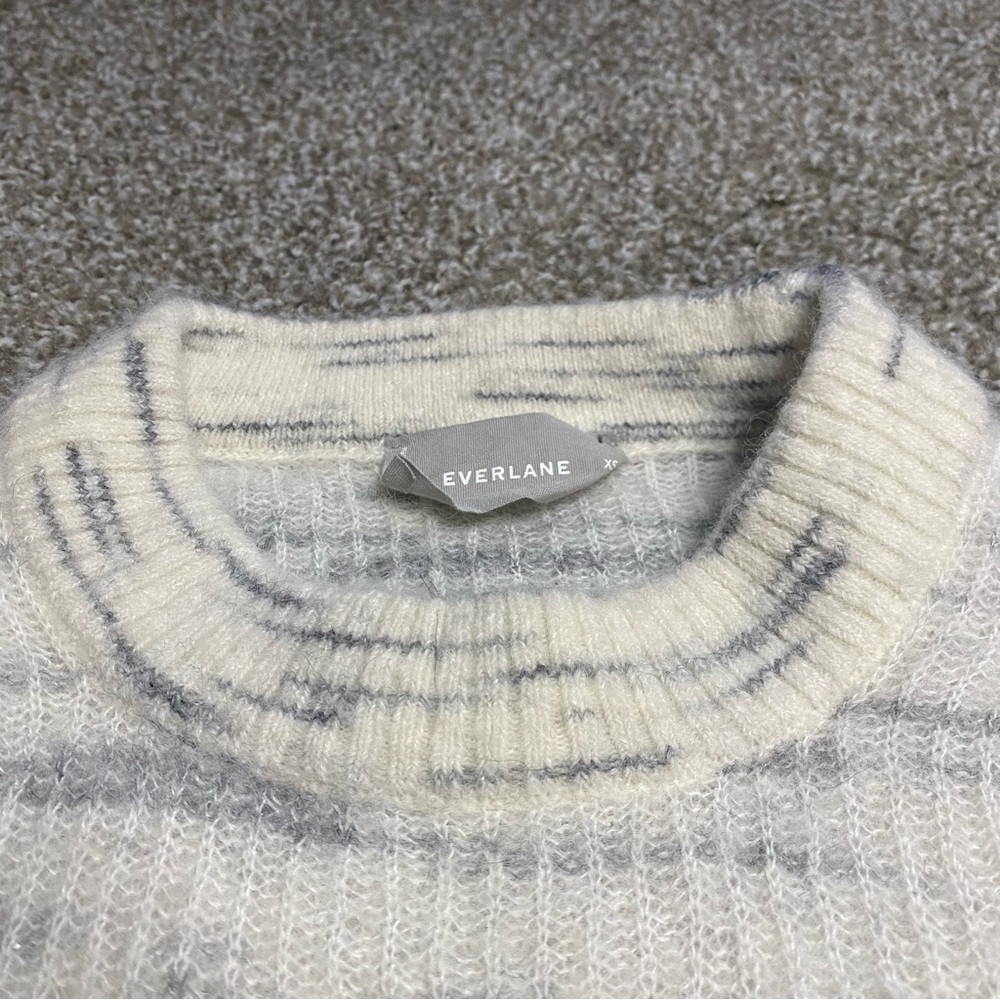 Everlane The Oversized Alpaca Crew - Picture 4 of 13